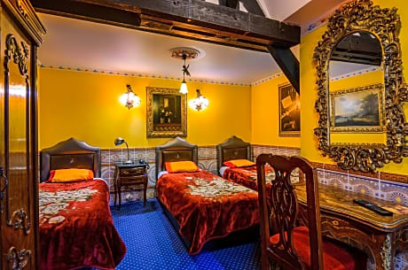 Triple Room (3 Twin Beds)