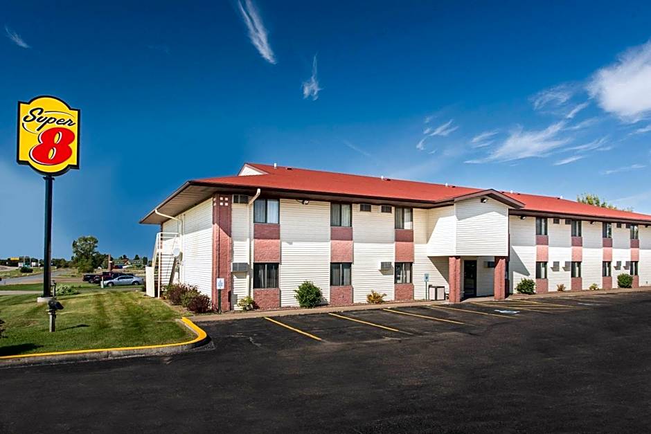Super 8 by Wyndham Eau Claire I-94