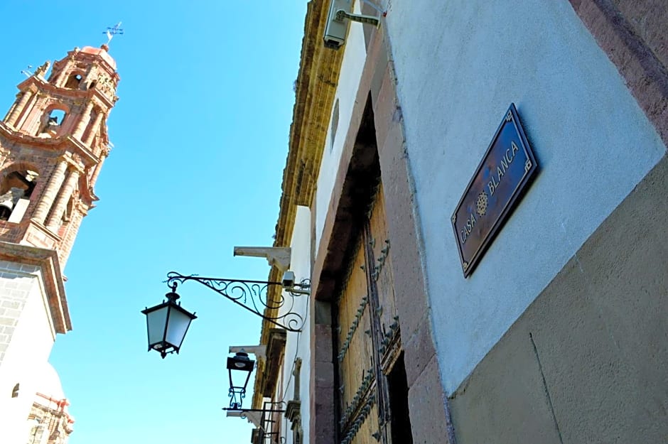 HOTEL CASA BLANCA 7