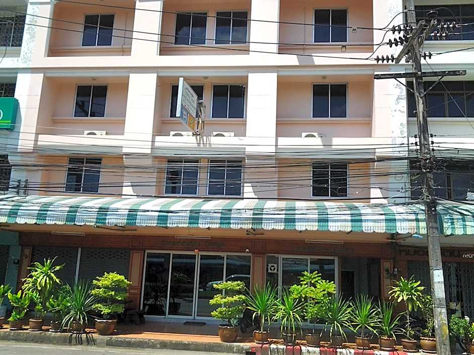 Thepparat Lodge Hotel