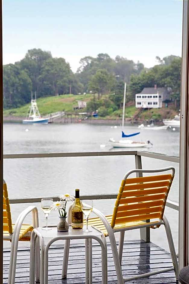 Dockside Guest Quarters