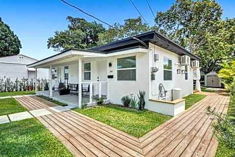 Hallandale Beach Family Vacation Home Backyard