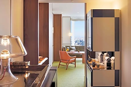 1 King Bed with Bay View