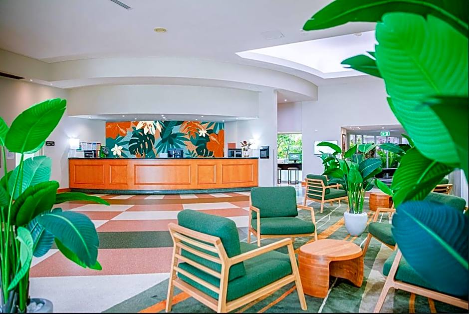 Cairns Harbourside Hotel