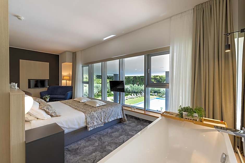 Photo 1 of 8 of Luxury Suite