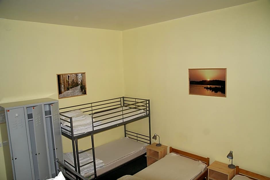 Happy go Lucky Hotel  Hostel