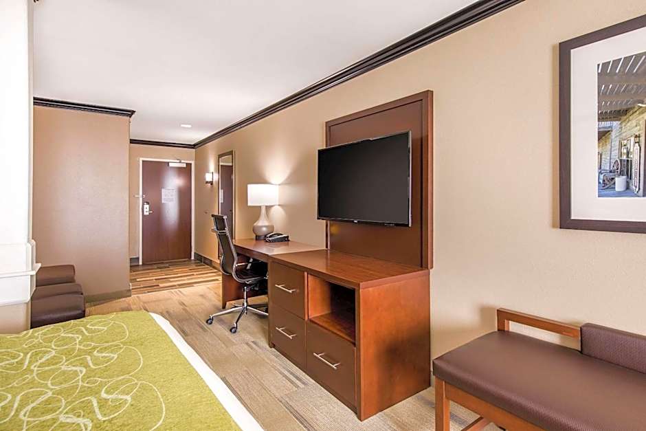 Comfort Suites
