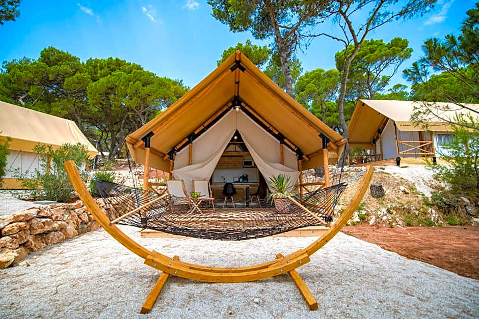 Arena One 99 Glamping