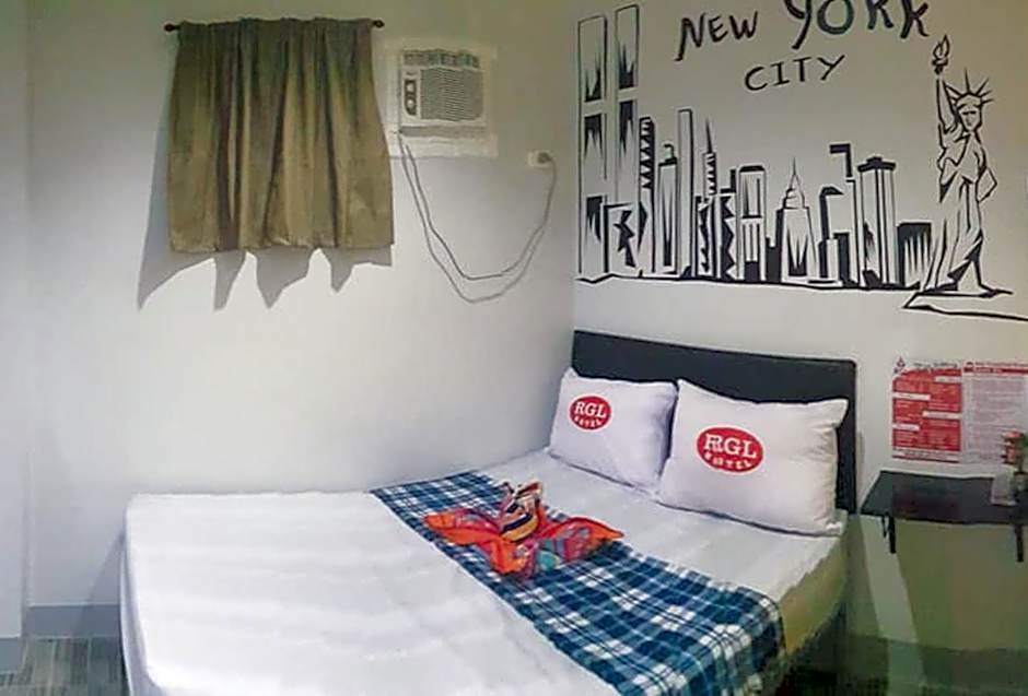 RGL Pinamalayan Condotel by RedDoorz