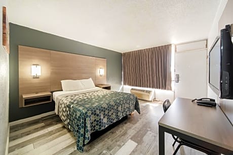 Queen Room