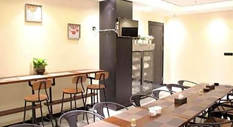 Xana Lite Korla Xiangli Avenue Food Street