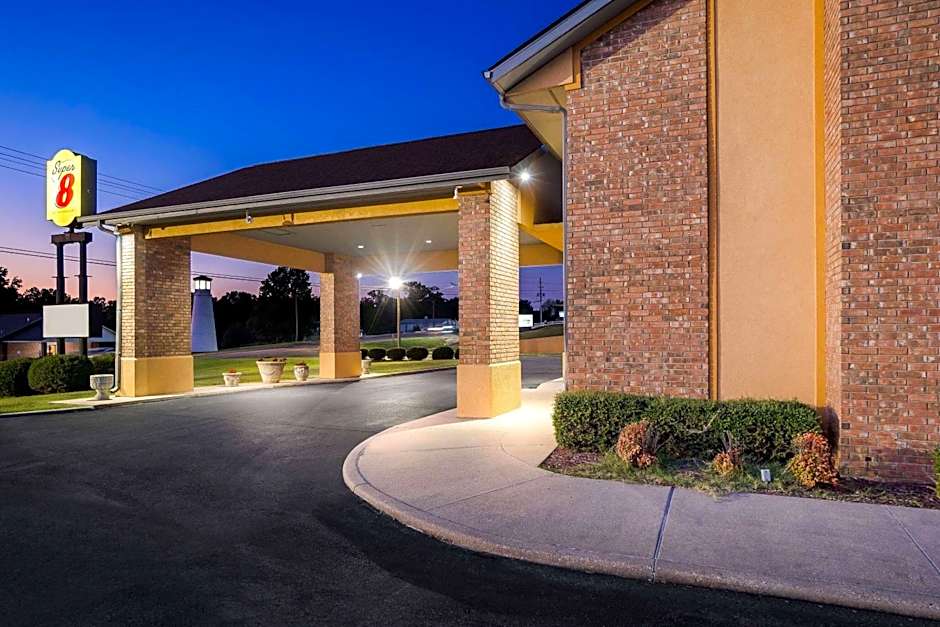 Super 8 by Wyndham Paragould