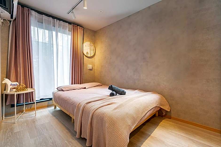 Designed apart ment Yamanote Line Shin-Okubo Sta 3 min walk