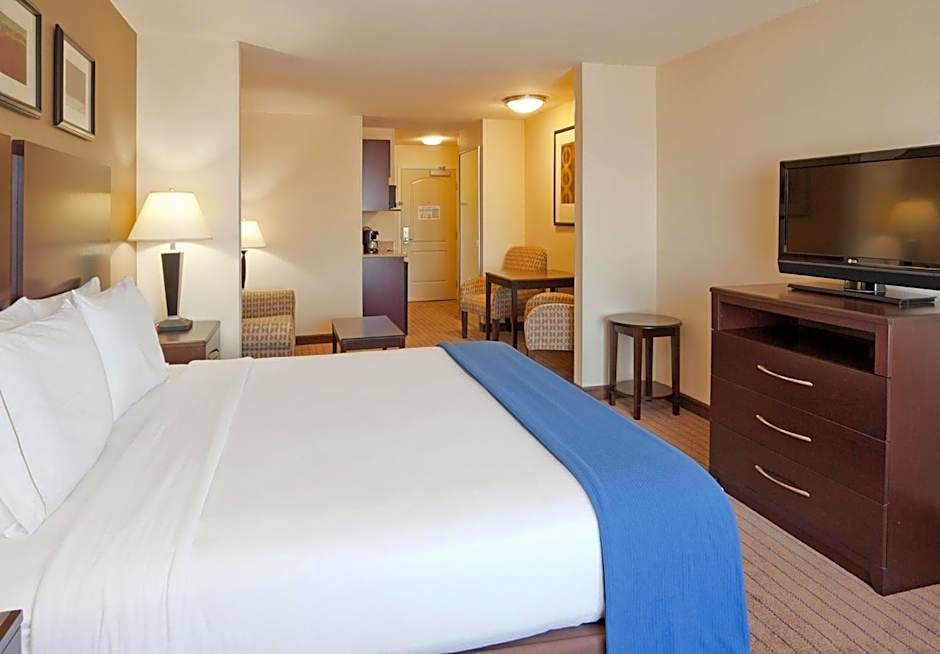 Holiday Inn Express & Suites Clovis Fresno Area By IHG