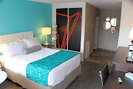 Queen Room - Non-Smoking