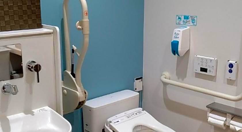 VIA INN SHIN-OSAKA SHOMENGUCHI - JR WEST GROUP