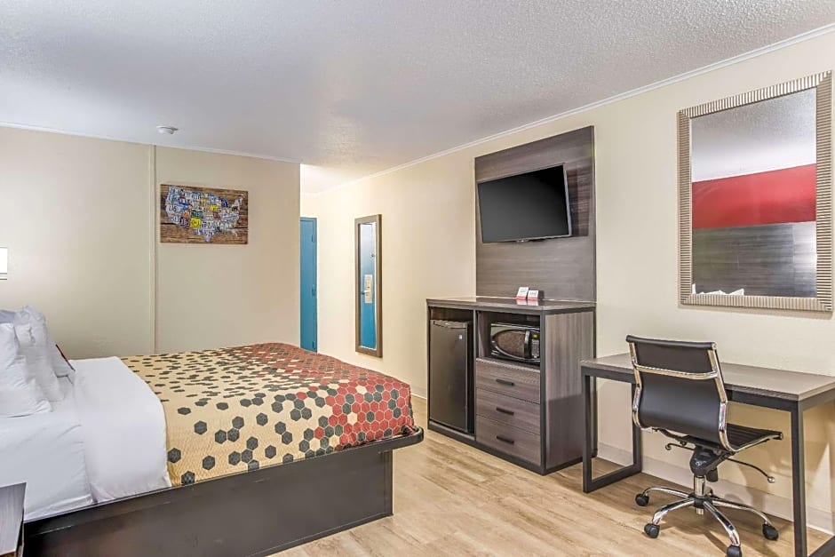 Econo Lodge Garden City