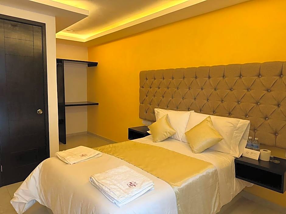 OYO Hotel Familiar Tollan