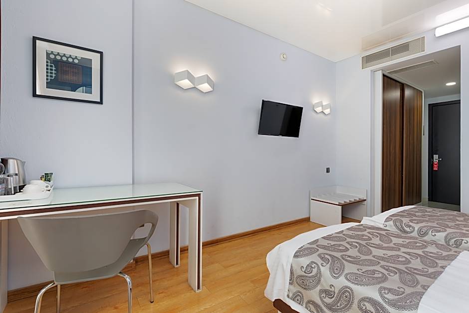 Zdjęcie 1 z 2 — Economy 2 Beds