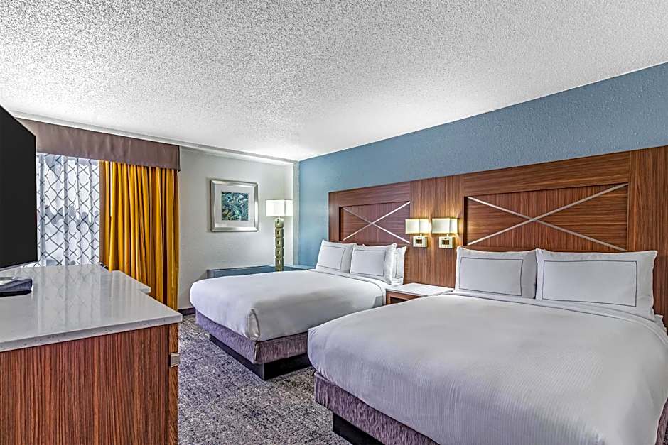 DoubleTree By Hilton Milwaukee Downtown