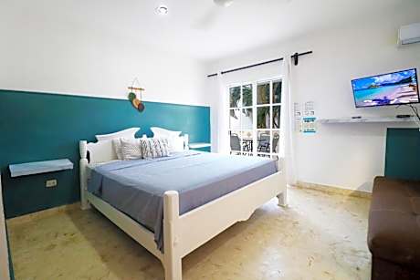 Spacious King Room near Beach & Quinta