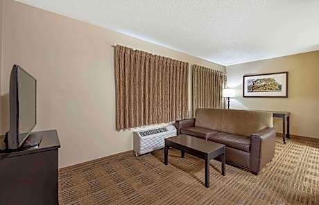 1 Bedroom Queen Non-Smoking