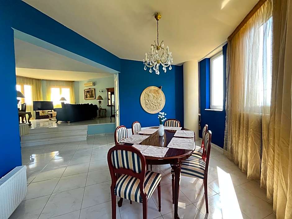 Rafkos Mansion with Private Pool and Amazing View