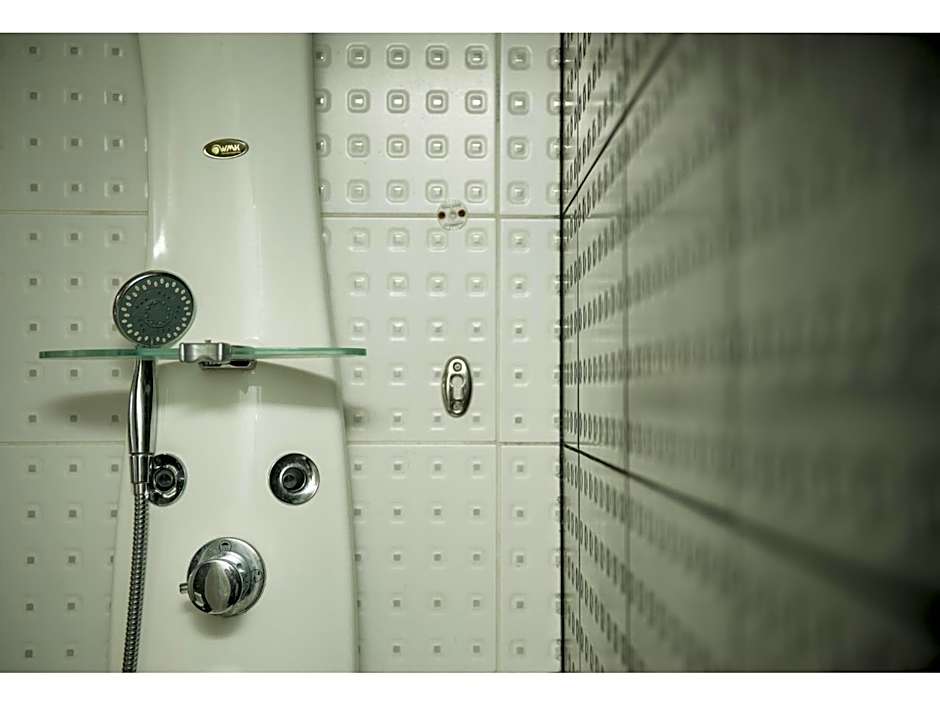 Cherry Maryski Hotel