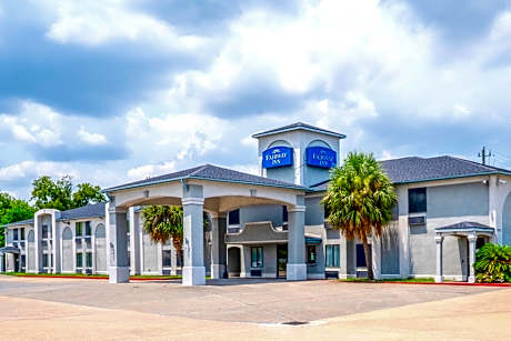 Capital O Fairway Inn - Baytown La Porte TX