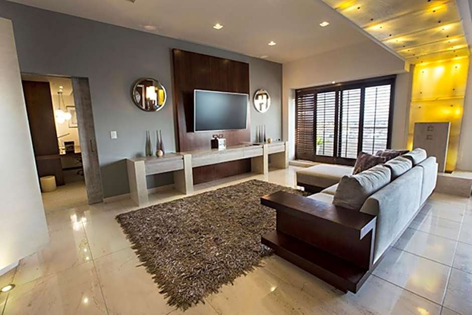 HS HOTSSON Hotel Leon