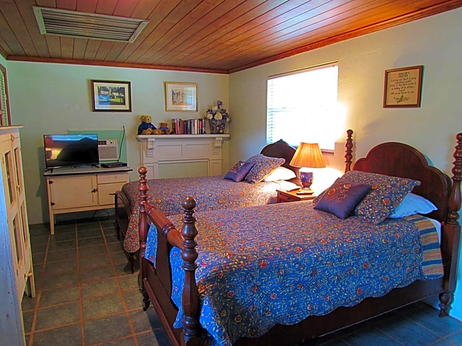 The Yearling Cabins