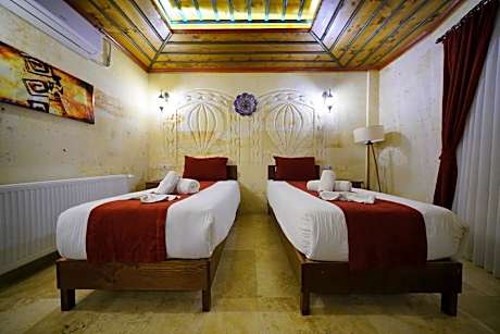 Honeymoon Suite