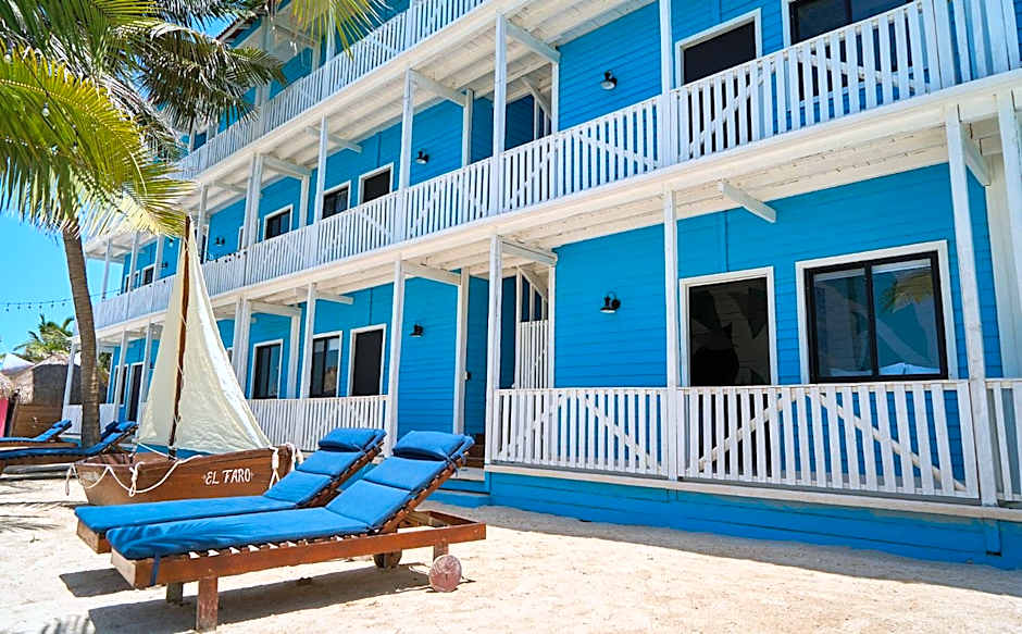 El Faro Beach Front by ÓOL Hotels