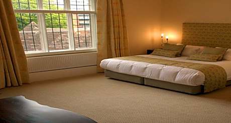 Suite with King Bed - Non-Smoking