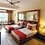 Hilltop Palace – Lake Facing Hotel