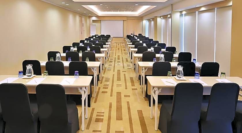 Mercure Jakarta Simatupang Hotel