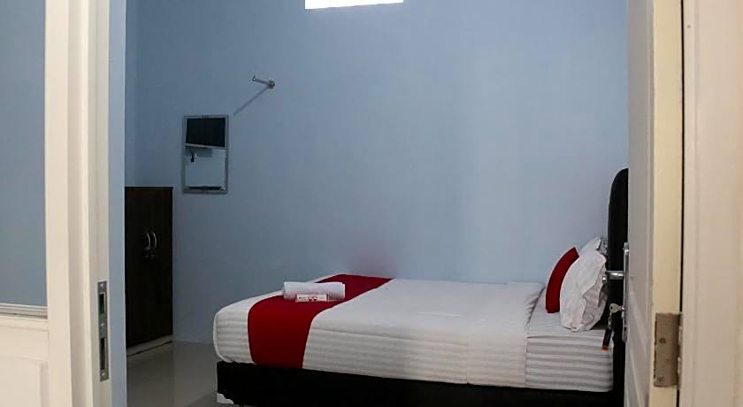 RedDoorz Syariah near Suncity Mall Madiun