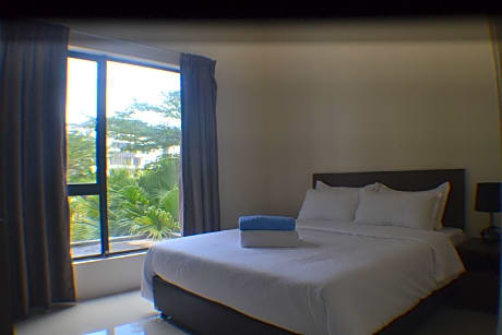 NRASTUDIO POOLVIEW@ SWISS GARDEN RESORT RESIDENCES