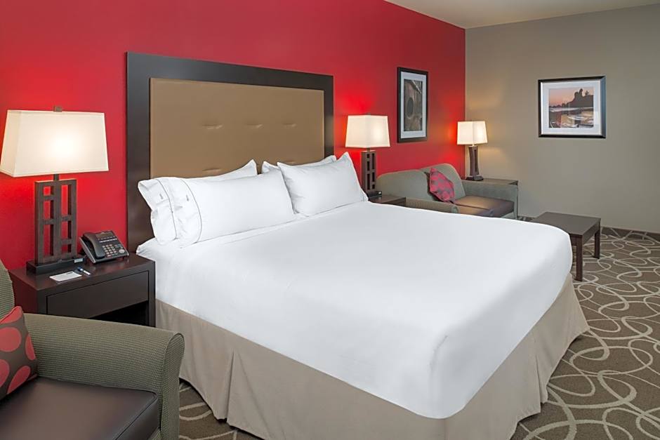 Holiday Inn Express Klamath Redwood Ntl Pk Area By IHG