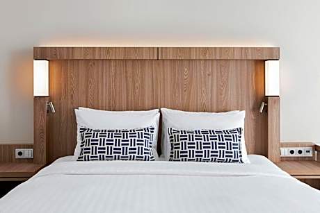 King Room with Courtyard View