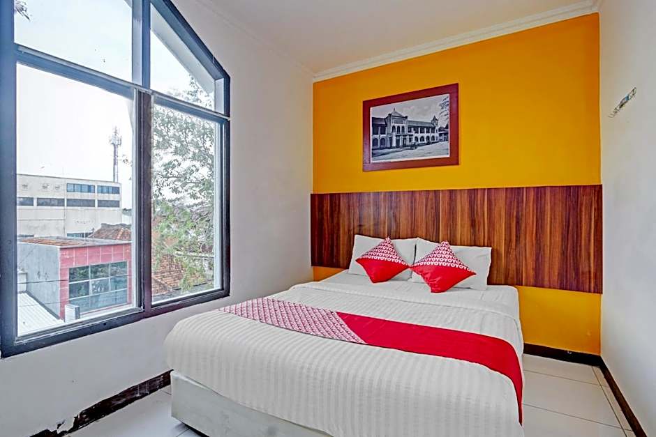 OYO 90426 Near Mall Ciputra 2