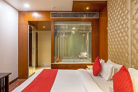 Aura Suite with Private Jacuzzi