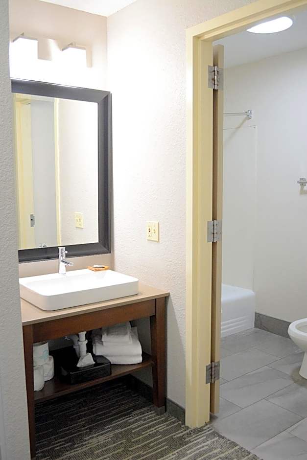 Country Inn & Suites by Radisson, Port Clinton, OH