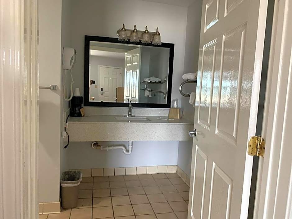 Key West Inn - Childersburg