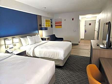 Suite with Two Queen Beds Upgrade - Accessible/Non-Smoking