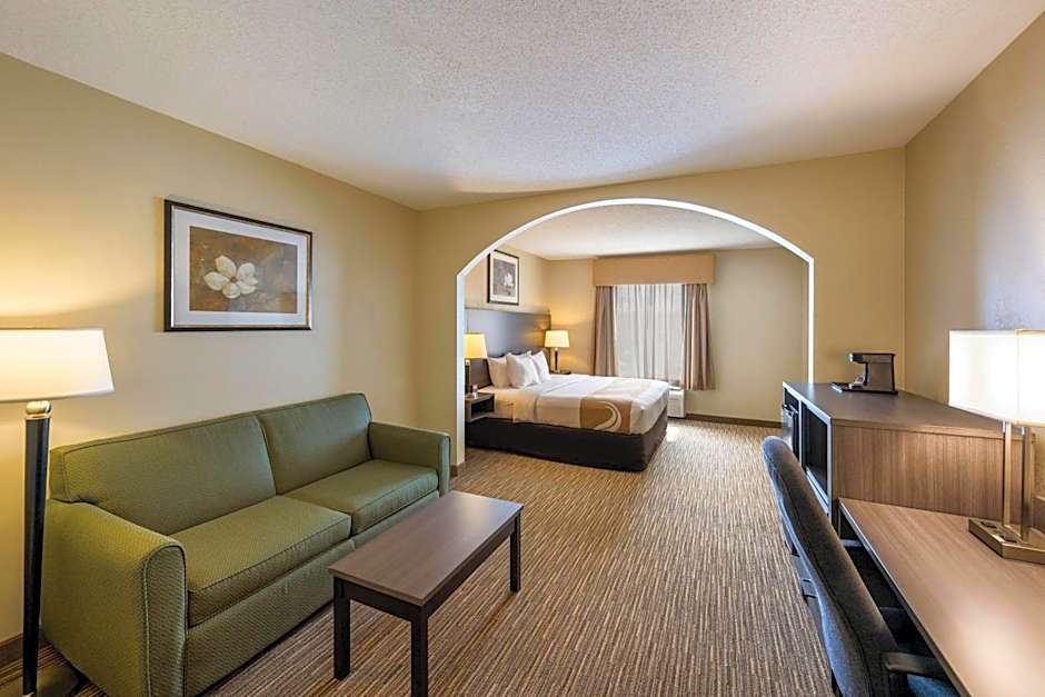 Quality Inn & Suites Fishkill South near I-84