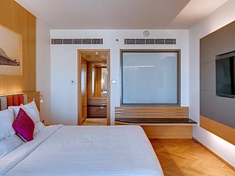 2 Bed Room Family Apartment - Queen Bed