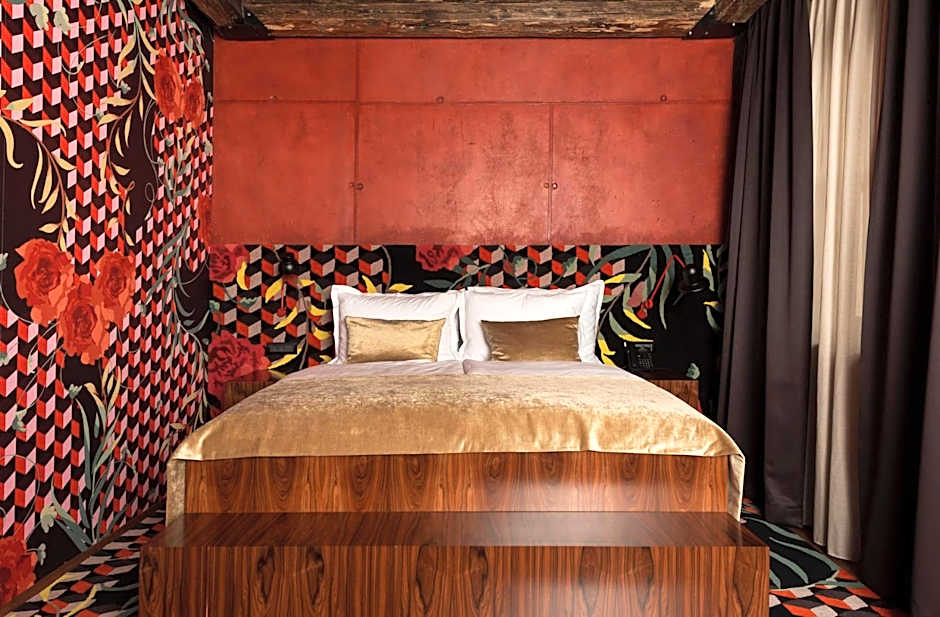 Winery & Design hotel ROXANICH