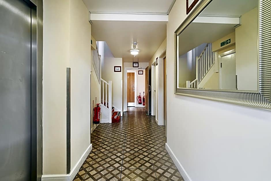 Cranbrook Hotel
