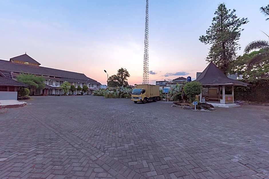 Urbanview Hotel Crown Tasikmalaya by RedDoorz